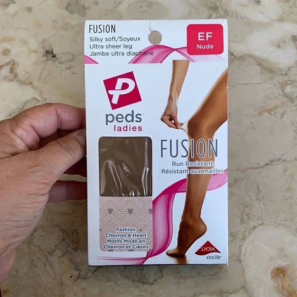 NWT Peds Chevron & Heart Run Resistant Nude Tights